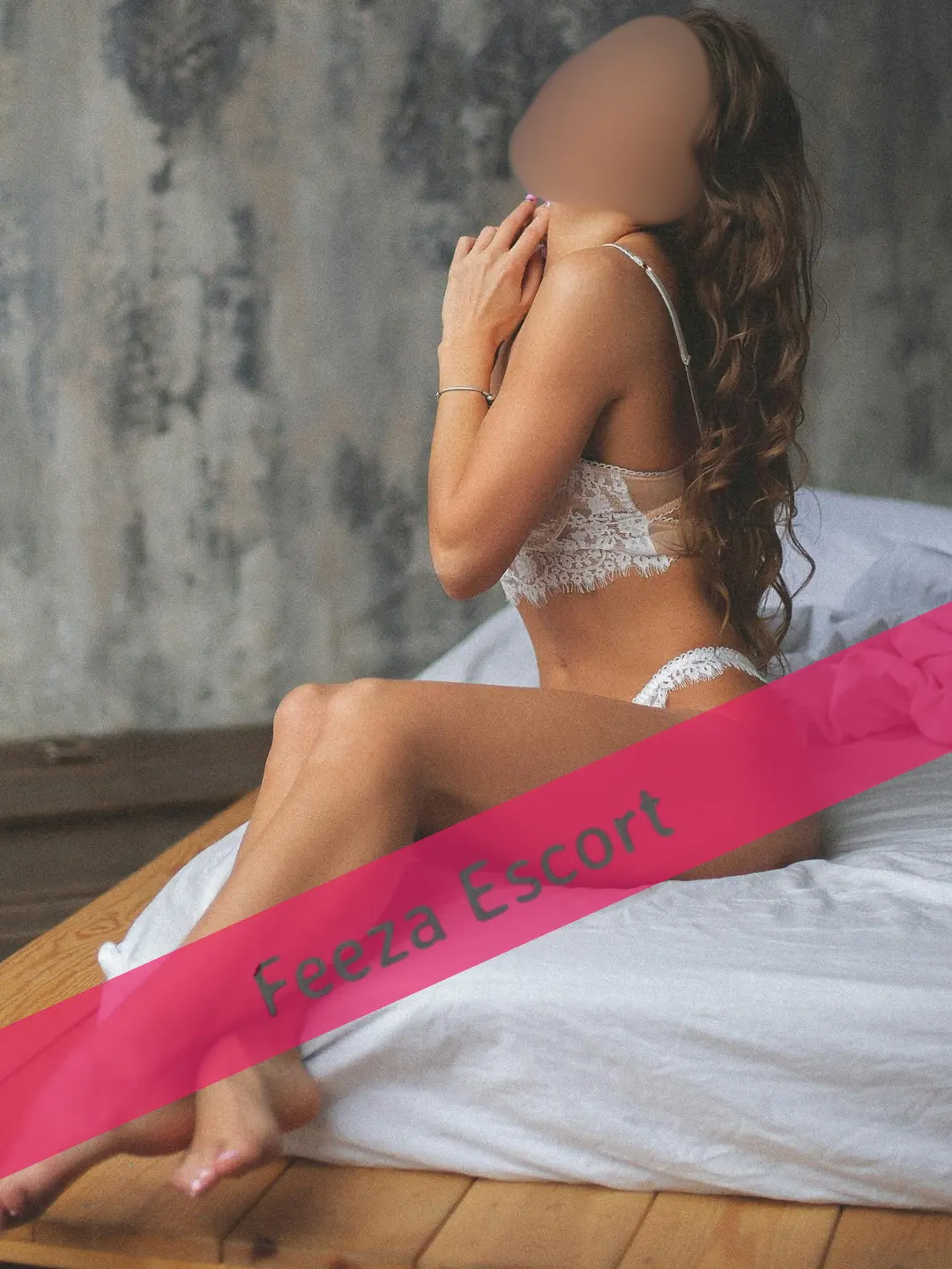 Neha, 22-year-old independent call girl in Aerocity, available at Radisson Blu Hotel